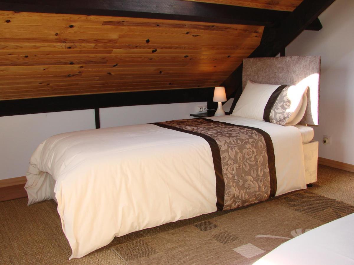 La Blanche Roche Bed & Breakfast Sourdeval Eksteriør bilde